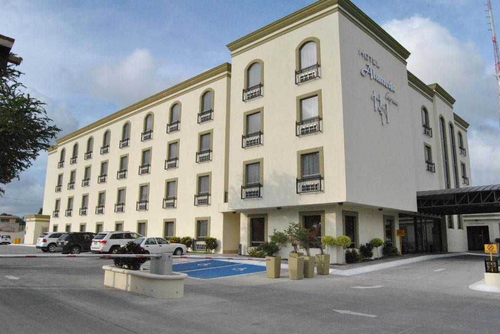 Hotel Alameda Express Heroica Matamoros Exterior foto